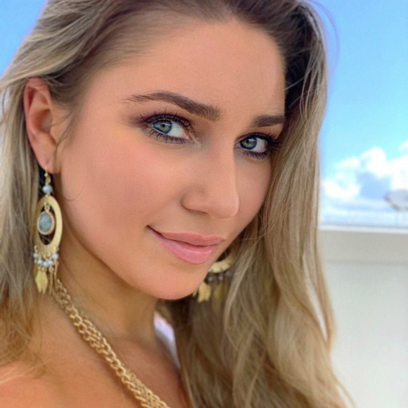 anya0408